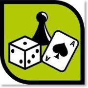 Ein Symbol mit einem Schachstück, einem Würfel und einer Spielkarte mit dem Buchstaben 'A'. Das Symbol hat einen grünen Hintergrund mit schwarzem Rand.
