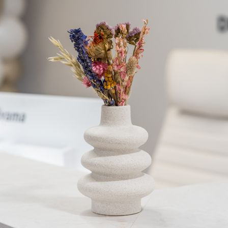 Bild enthält, Flower, Flower Arrangement, Plant, Flower Bouquet, Ikebana, Jar, Pottery, Art, Chess, Vase