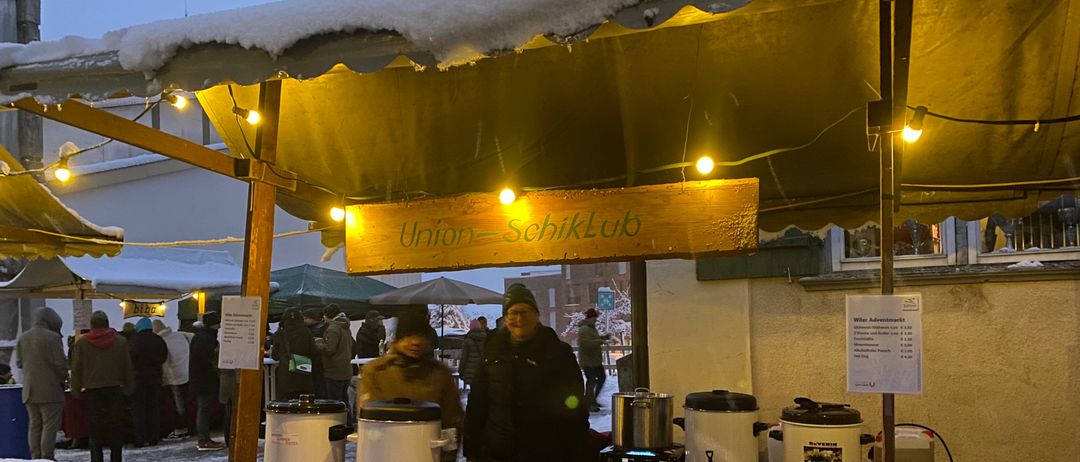 Bild enthält, Adult, Female, Person, Woman, Male, Man, Urban, Market, Face, Head