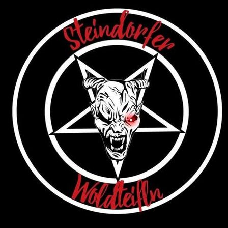 Schwarz-weißes Bild eines dämonischen Gesichts innerhalb eines Pentagramms mit roter Schrift, die unten 'Steindorfer Waldteifln' steht.