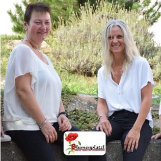 Bild enthält, Blouse, Adult, Female, Person, Woman, T-Shirt, Blonde, People, Lady, Pants