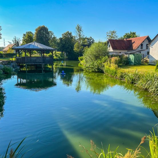 Bild enthält, Nature, Outdoors, Scenery, Pond, Water, Pool, Person, Swimming Pool, Lakefront, Aerial View