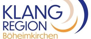 Das Logo für Klang Region mit einem blau-weißen kreisförmigen Design, auf dem in Großbuchstaben 'KLANG REGION' steht und darunter in kleinerer Schrift 'Boheimkirchen'.