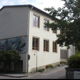 Bild enthält, City, Street, Urban, Building, Villa, Monastery, Neighborhood, Condo, High Rise, Apartment Building