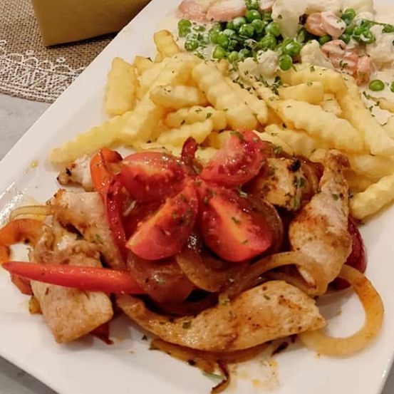 Bild enthält, Food, Food Presentation, Plate, Brunch, Meat, Mutton