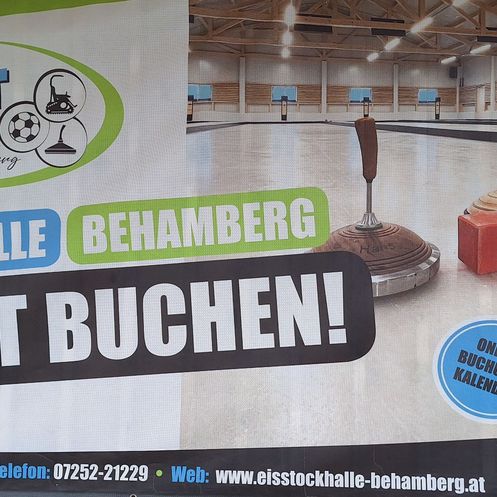 Bild enthält, Advertisement, Poster, QR Code, Electronics, Speaker, Curling, Sport