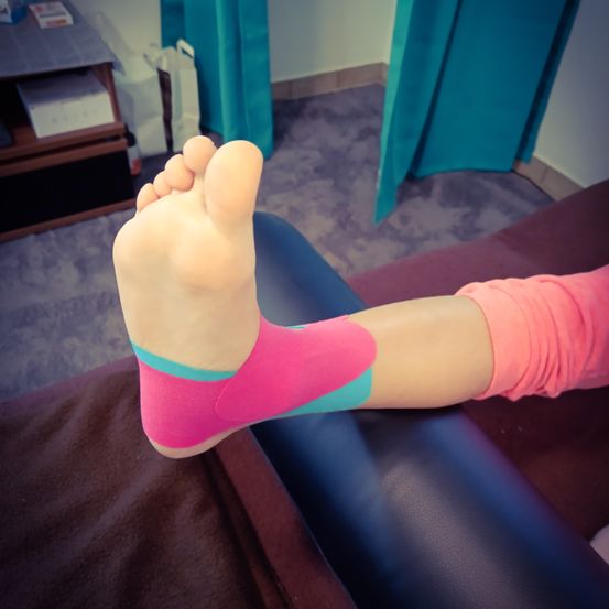 Bild enthält, Ankle, Body Part, Person, Clothing, Hosiery, Sock, Pilates, Sport, Working Out, Heel