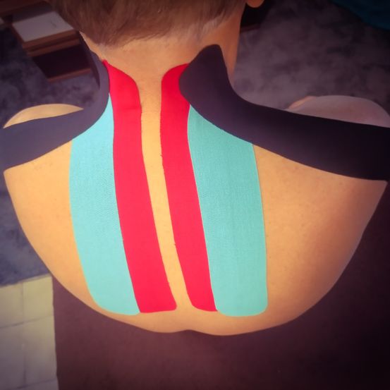 Bild enthält, Back, Body Part, Person, Face, Head, Neck, Skin, Tattoo