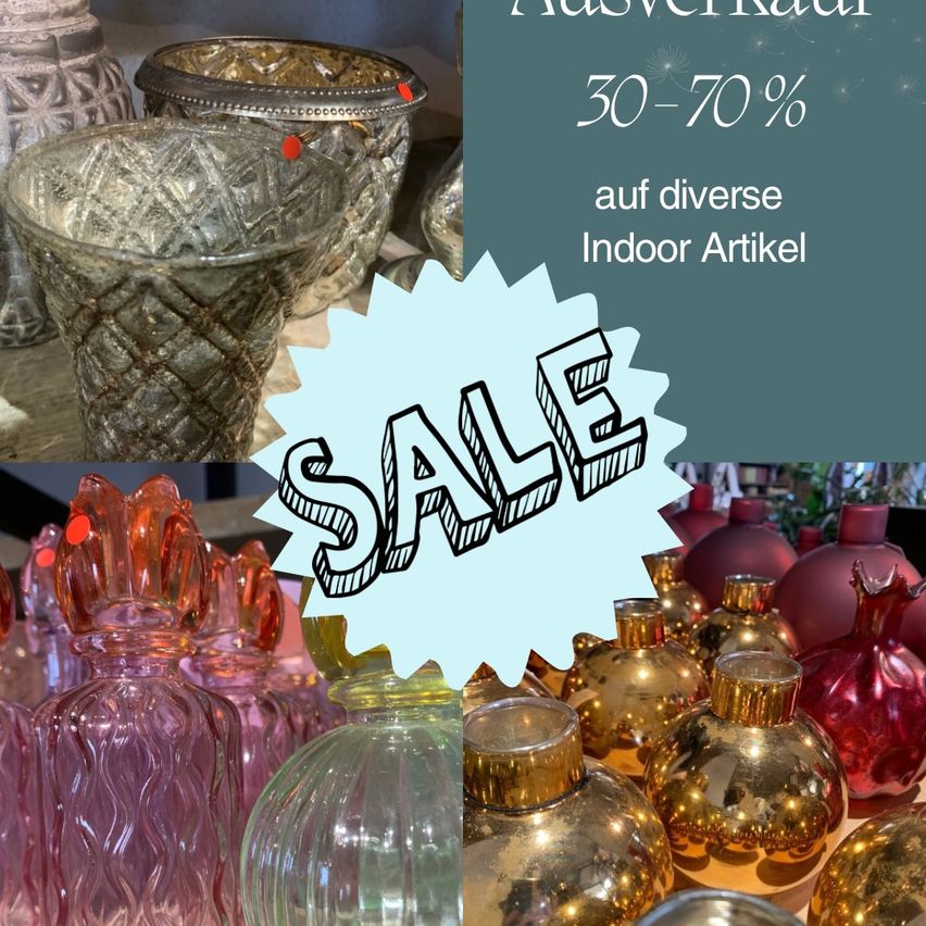Ein Verkaufsbanner zeigt verschiedene Glasartikel, einschließlich roter und rosa Vasen, mit einem Rabattbereich von 30-70% auf diverse Innenartikel.