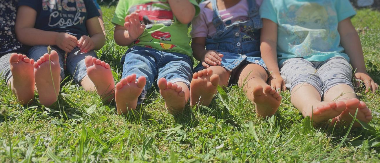Barefoot, Person, Grass, Plant, Baby, Clothing, Shorts, Face, Outdoors, Lawn