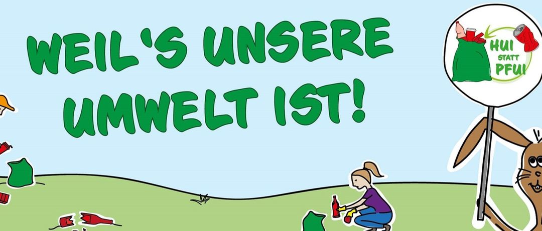 Eine Illustration einer Frau, die Müll aufsammelt, mit den Worten 'Es ist unsere Umwelt!' in Grün. Ein grüner Beutel steht neben ihr.