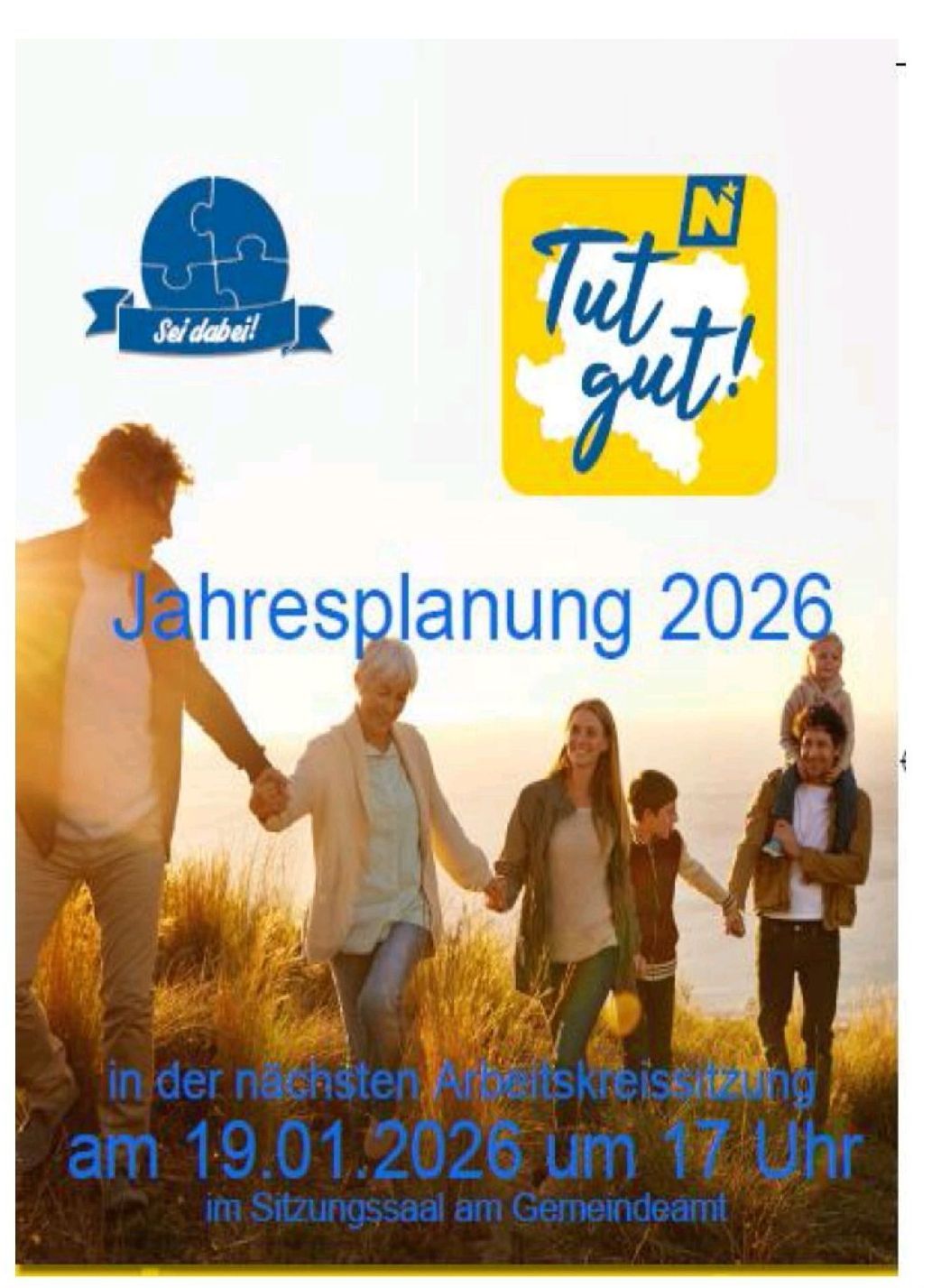 Plakat einer vierköpfigen Familie, die Händchen haltend steht, mit dem Text Jahresplanung 2026, in der nächsten Arbeitskreissitzung.