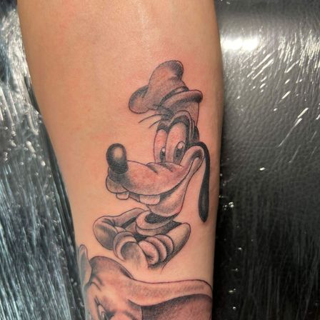 Bild enthält, Person, Skin, Tattoo