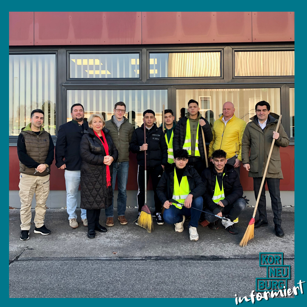 Bild enthält, People, Person, Adult, Male, Man, Boy, Teen, Female, Woman, Coat