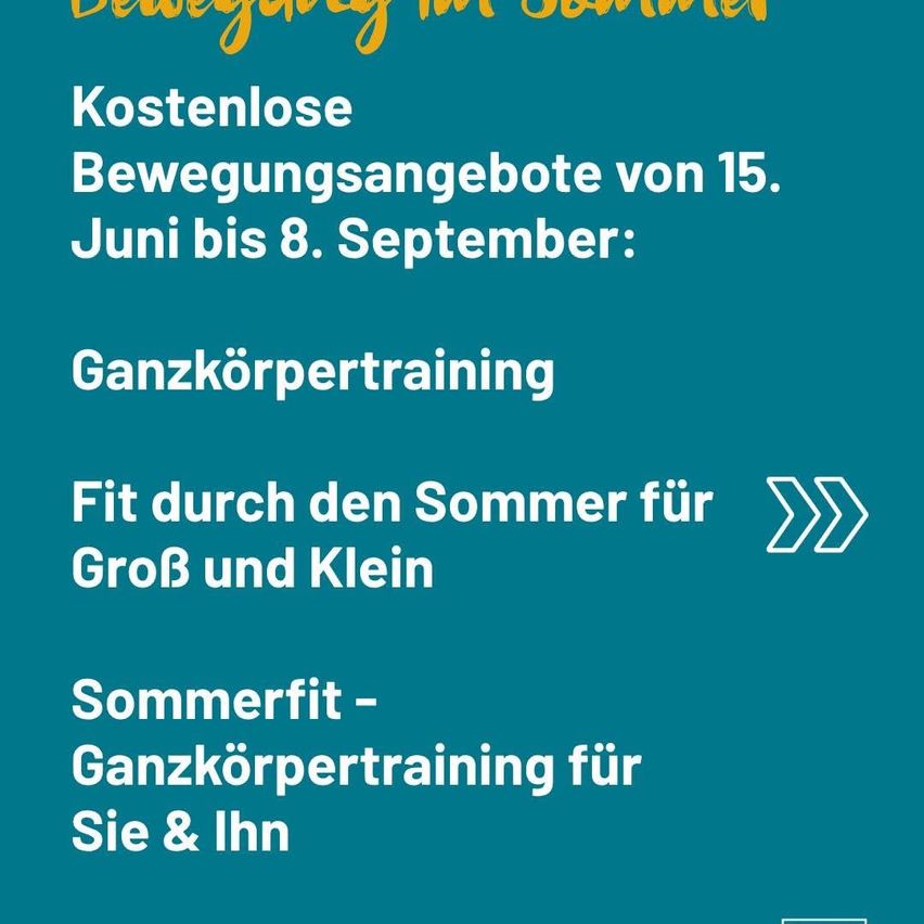 Blaues Plakat bewirbt kostenloses Ganzkörpertraining vom 15. Juni bis 8. September. Es geht darum, den Sommer über fit zu bleiben, für alle.