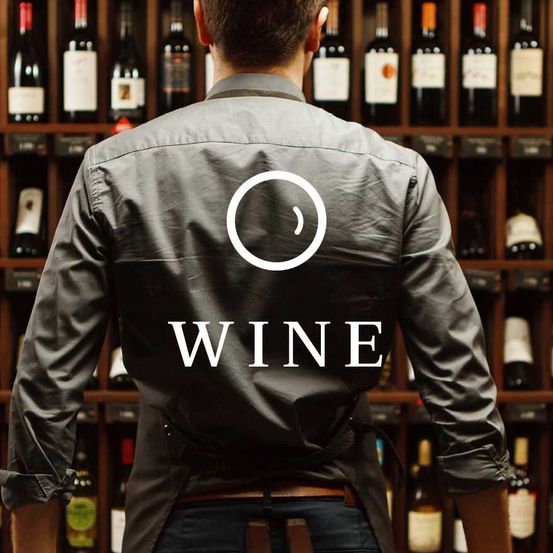 Bild enthält, Alcohol, Beverage, Liquor, Wine, Adult, Male, Man, Person, Bottle, Wine Cellar