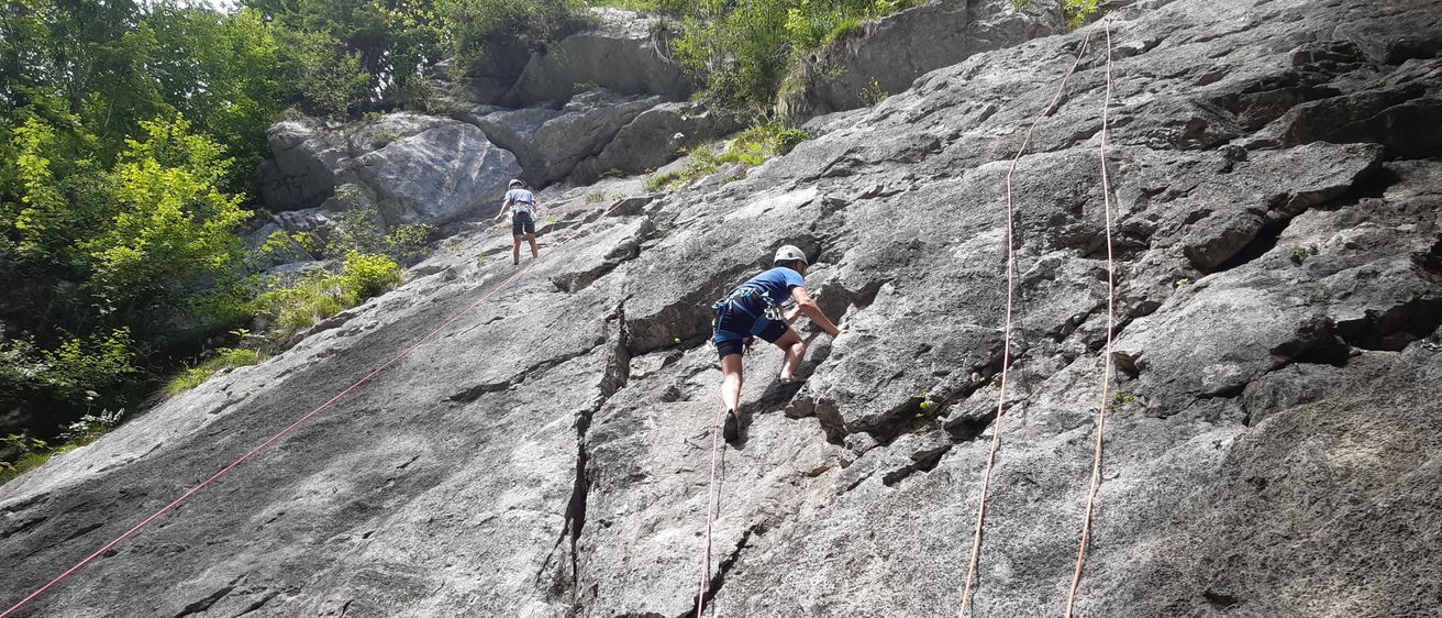 Bild enthält, Outdoors, Person, Adventure, Climbing, Leisure Activities, Rock Climbing, Sport