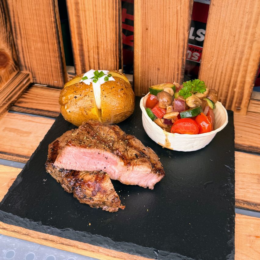 Bild enthält, Food, Meat, Pork, Food Presentation, Bread, Mutton, Beef