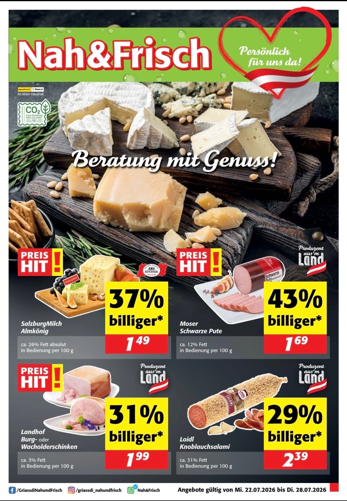 Eine Werbung für ein Lebensmittelprodukt mit verschiedenen Käsesorten, Fleisch und Brot mit Preisvergleich und Rabattprozentsatz. Das Bild zeigt ein Holzschneidebrett mit geschnittenem Käse, eine Schüssel mit Crackern und eine Platte mit geschnittenem Fleisch. Der Text lautet 'Beratung mit Genuss!' und 'Preis HIT!' mit einem Preisschild von 1,49 Euro.