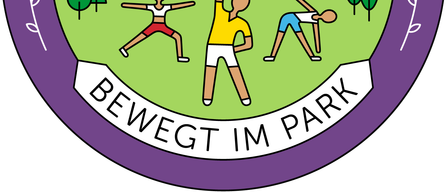 Das Logo zeigt drei Menschen, die Yoga in einem Park machen, mit Häusern und Gebäuden im Hintergrund. Die Sonne scheint hell.