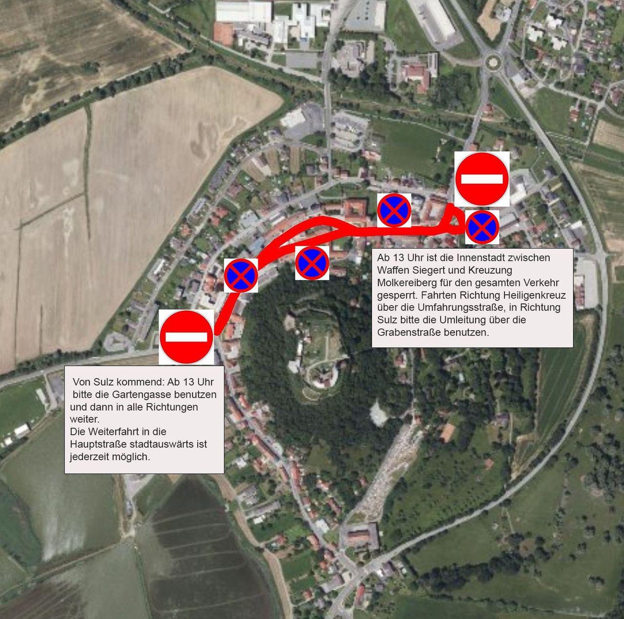 Bild enthält, Airport, Outdoors, Road, Intersection, City, Airfield, Neighborhood, Business Card, Road Sign, Nature