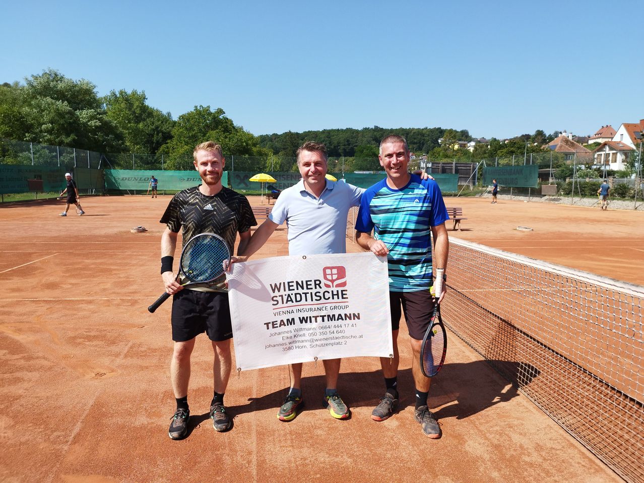 Bild enthält, Racket, Tennis Racket, T-Shirt, Person, Adult, Male, Man, People, Shorts, Shoe