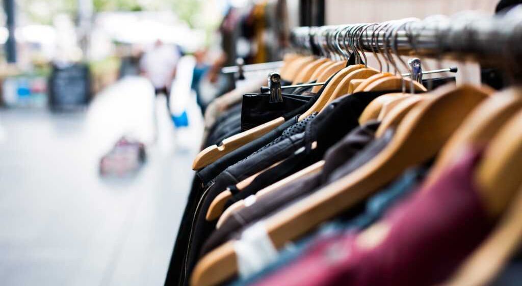 Bild enthält, Shop, Hanger