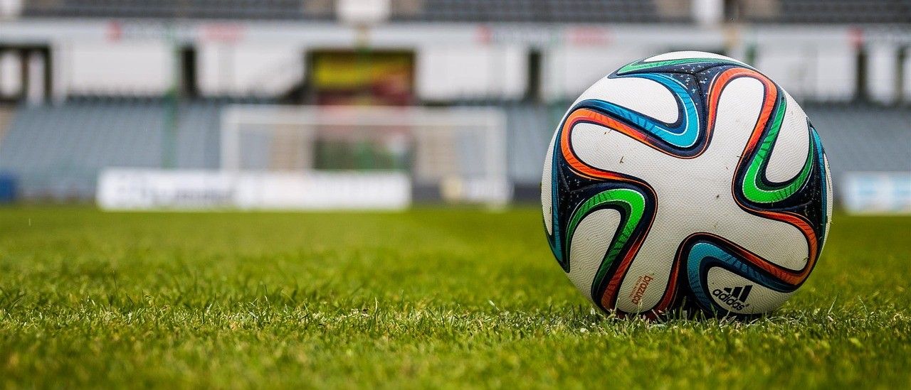Bild enthält, Ball, Football, Soccer, Soccer Ball, Sport, Sphere, Field