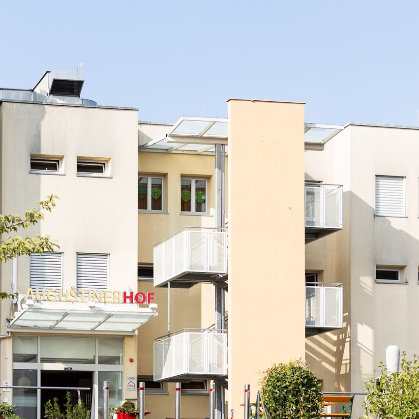 Bild enthält, City, Urban, Apartment Building, Architecture, Building, High Rise, Building Complex, Neighborhood, Housing