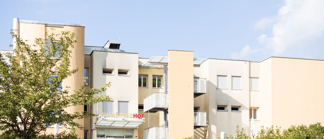 Bild enthält, City, Urban, Apartment Building, Architecture, Building, High Rise, Building Complex, Neighborhood, Housing