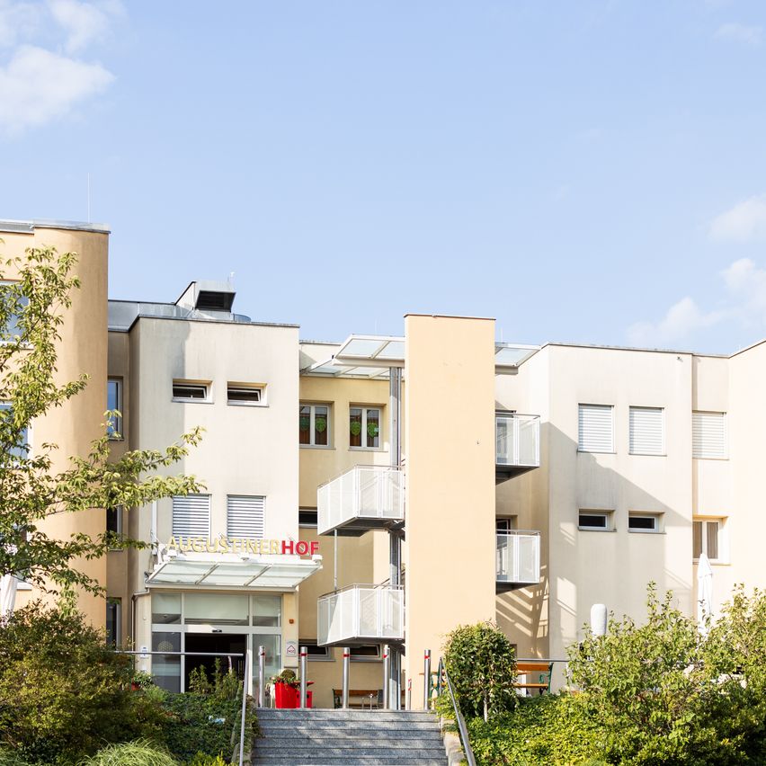 Bild enthält, City, Urban, Apartment Building, Architecture, Building, High Rise, Building Complex, Neighborhood, Housing