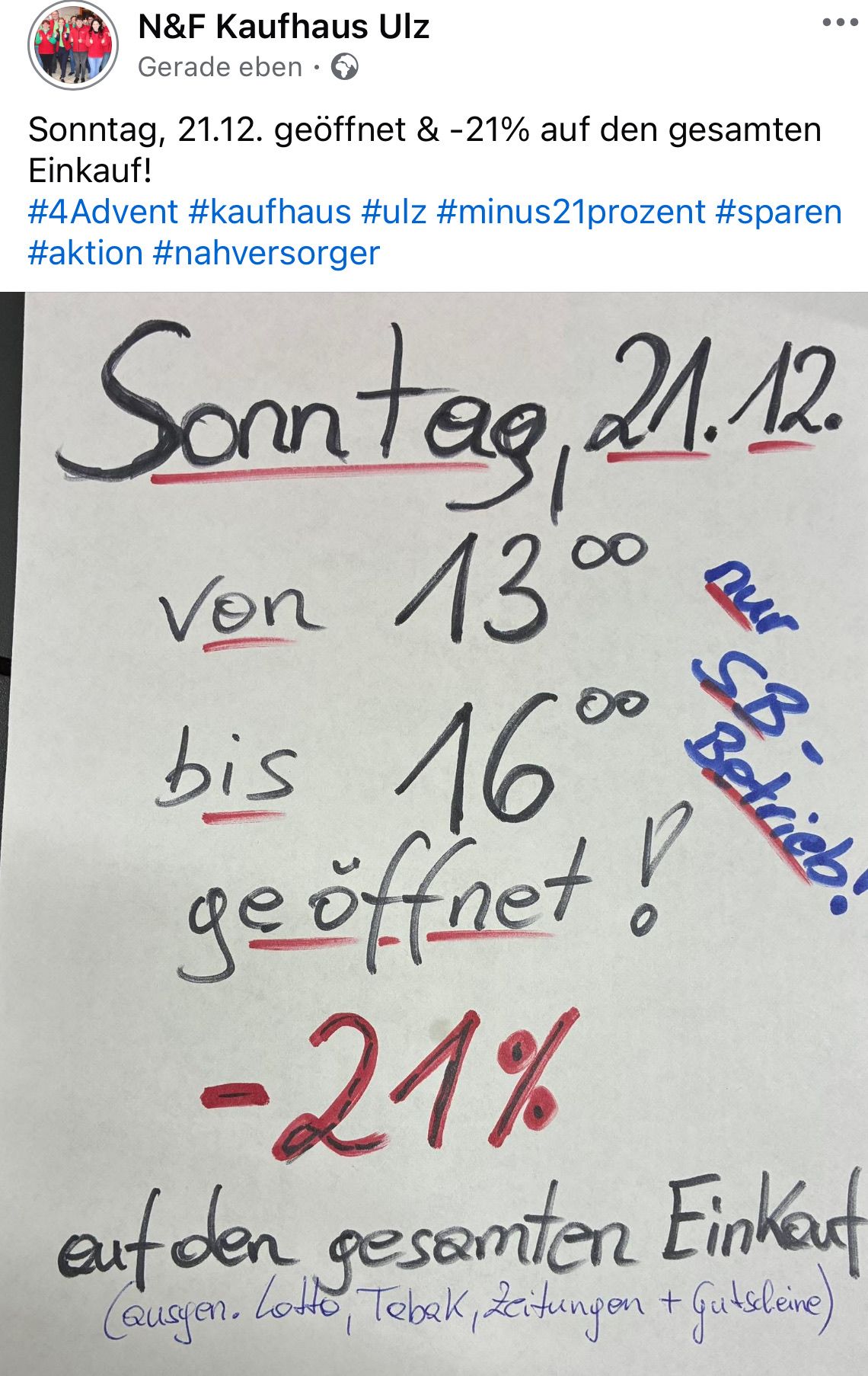 Ein weißes Papier mit handgeschriebenem Text in schwarzer und roter Tinte. Oben steht 'Sonntag, 21.12.', darunter 'Von 13:00 bis 16:00 geöffnet?' und unten '-21%'. Der Text ist handgeschrieben.
