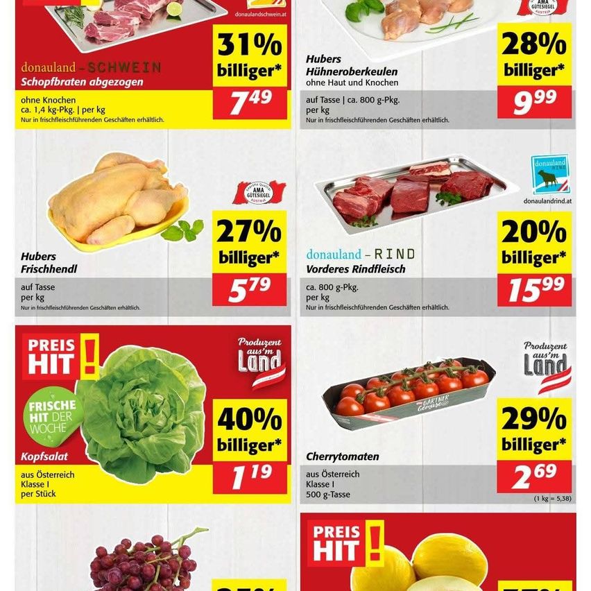 Ein Werbeflyer für einen Supermarkt mit verschiedenen Fleisch- und Gemüseprodukten mit Rabatten. Es enthält Bilder von Schweinefleisch, Huhn, Salat und Tomaten mit Preisreduktionen. Der Flyer hebt Ersparnisse bei frischen Produkten und Fleisch hervor.
