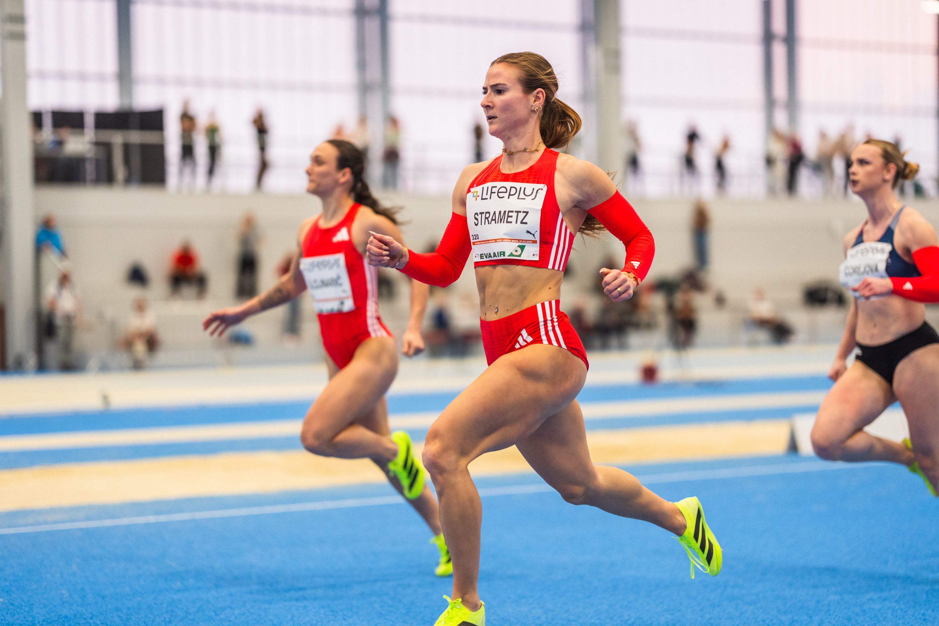 Karin Strametz beim Zieleinlauf 