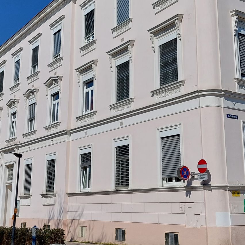 Bild enthält, City, Building, Office Building, Corner, Urban, Apartment Building, High Rise, Street, Intersection, Condo