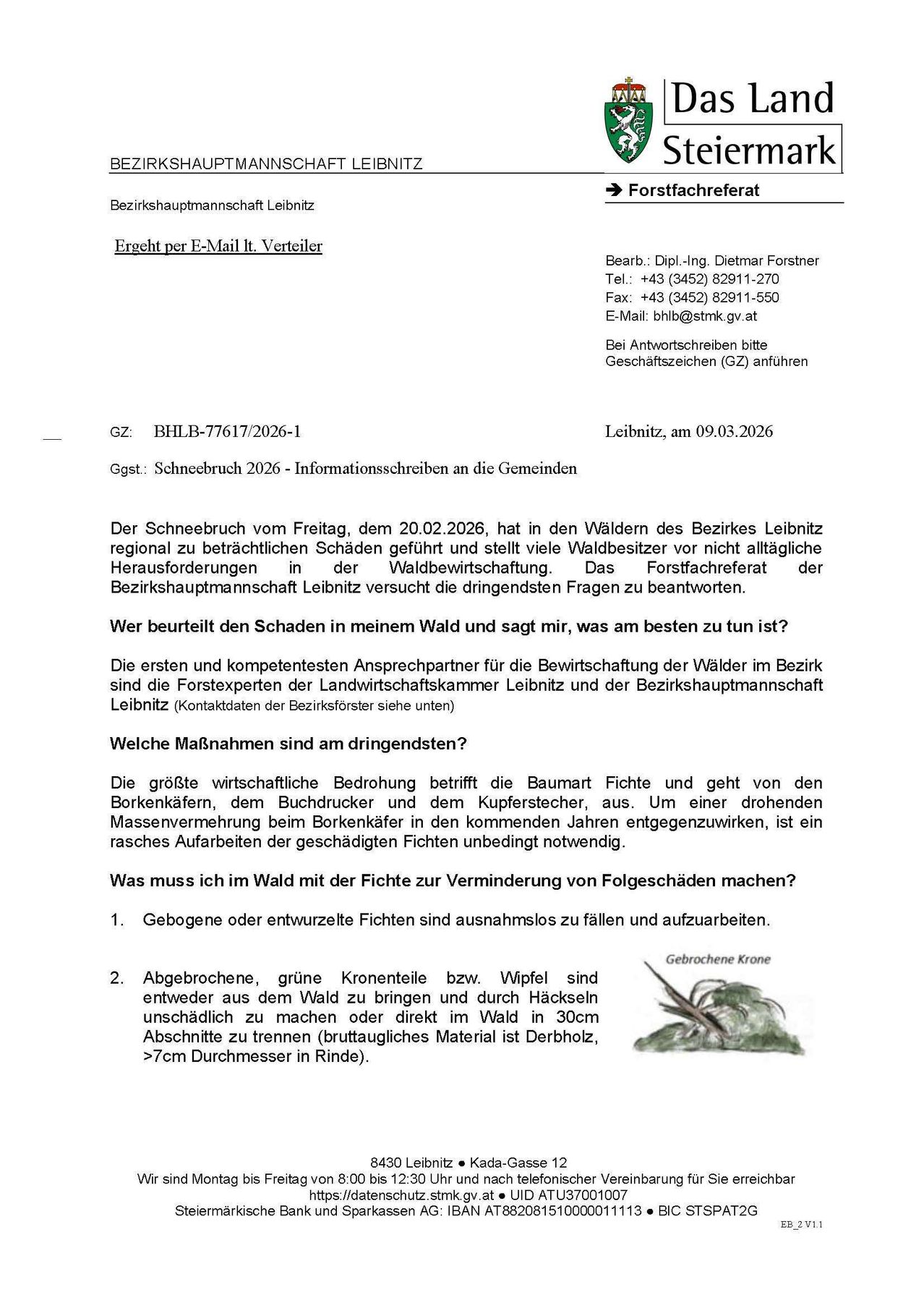 Ein Schreiben vom Bezirksforstamt Leipzig vom 09.03.2026 informiert über erhebliche Schäden in den Wäldern des Bezirks Leipzig durch einen Schneesturm am 20.02.2026. Es richtet sich an Förster und Waldbesitzer und bittet um dringende Ratschläge zur Schadensbegutachtung und notwendigen Maßnahmen. Es listet wichtige Kontaktdaten für Anfragen auf.