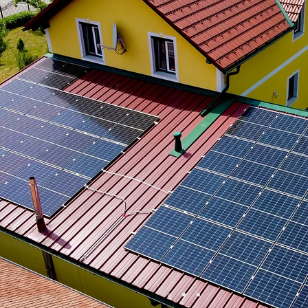 Bild enthält, Outdoors, Aerial View, Electrical Device, Solar Panels