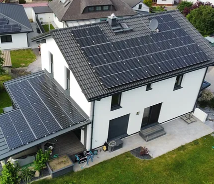 Bild enthält, Outdoors, Aerial View, Electrical Device, Solar Panels