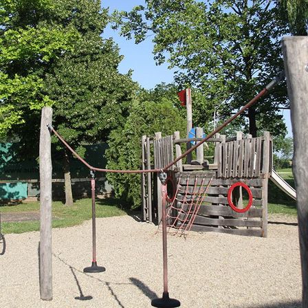 Bild enthält, Outdoor Play Area, Outdoors, Play Area, Grass, Nature, Park, Plant