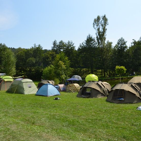 Bild enthält, Camping, Outdoors, Tent, Architecture, Building, Shelter, Person, Nature