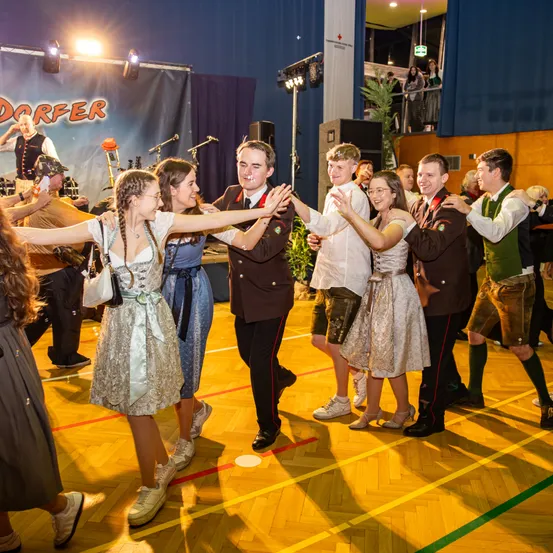 Adult, Female, Person, Woman, People, Male, Man, Urban, Shoe, Dancing