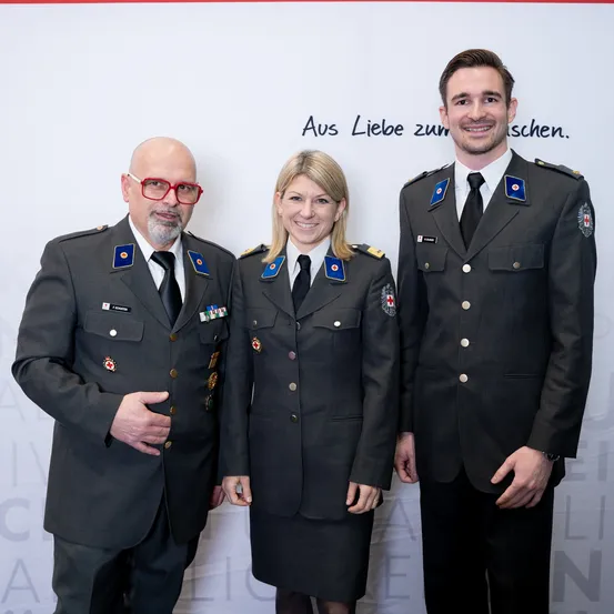 Adult, Female, Person, Woman, Male, Man, Suit, Military, Officer, Military Officer