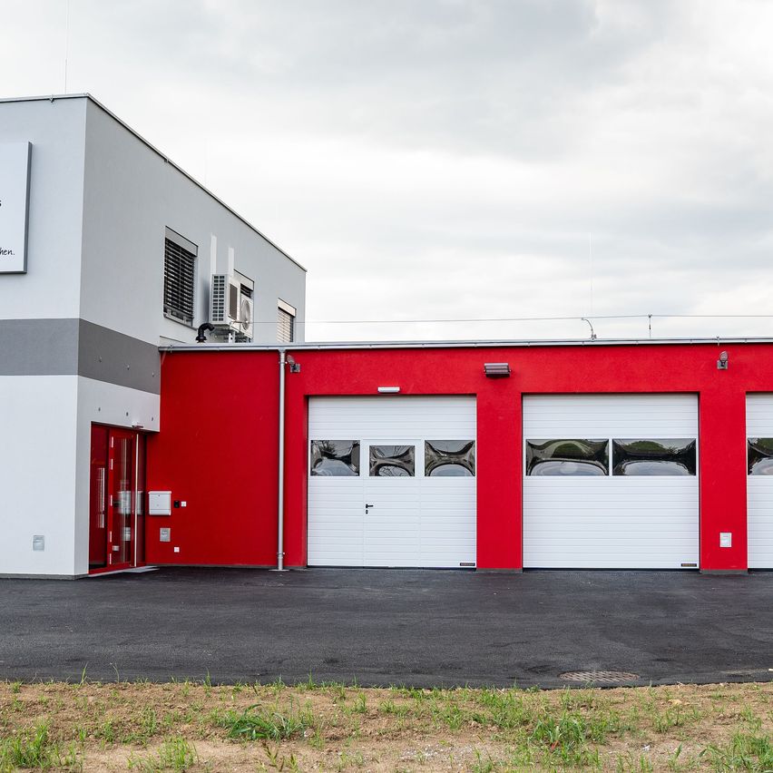 Bild enthält, Architecture, Building, Car, Transportation, Vehicle