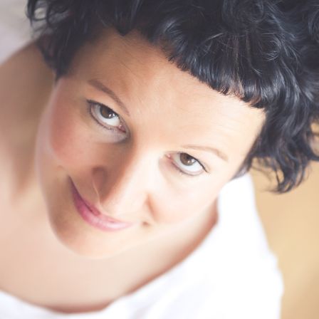 Bild enthält, Face, Happy, Head, Person, Smile, Photography, Portrait, Adult, Female, Woman