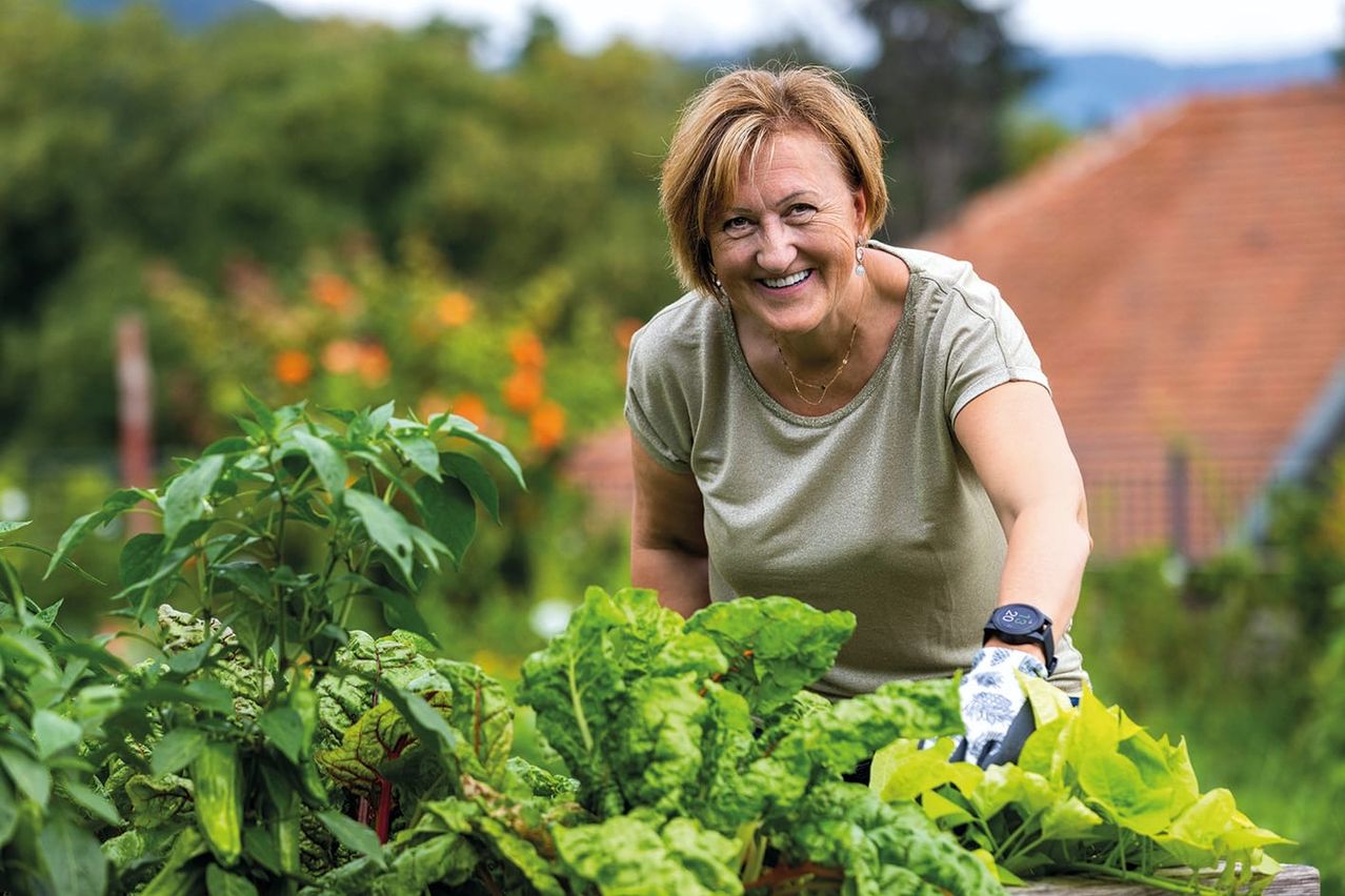 Bild enthält, Garden, Nature, Outdoors, Gardening, Gardener, Person, Adult, Female, Woman, Face