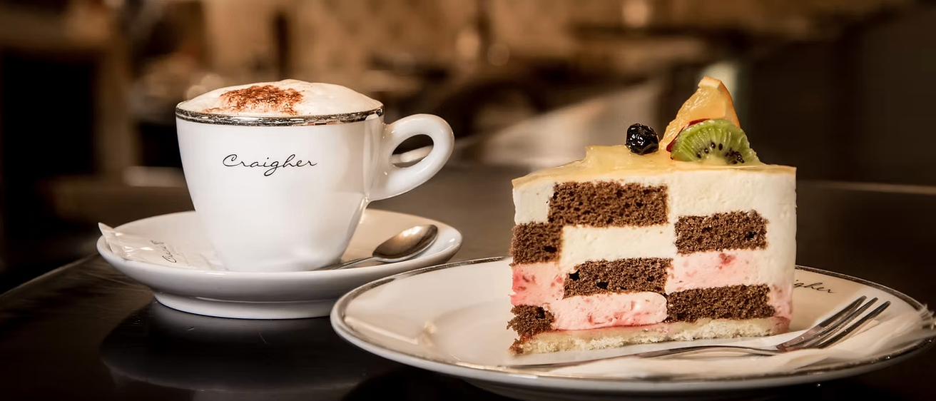 Bild enthält, Food, Food Presentation, Cup, Dessert, Birthday Cake, Cake, Cream