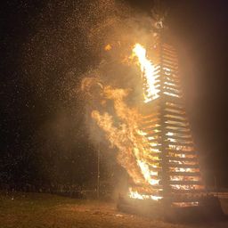 Bild enthält, Fire, Bonfire, Flame