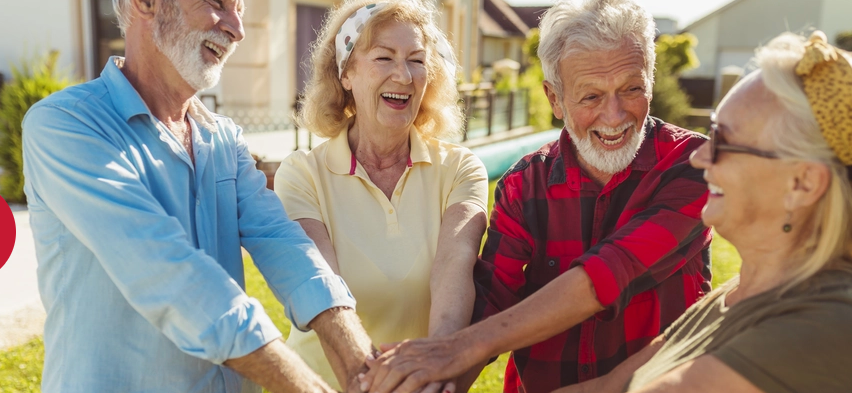 Bild enthält, Face, Happy, Head, Laughing, Person, Adult, Female, Woman, Hand, Man