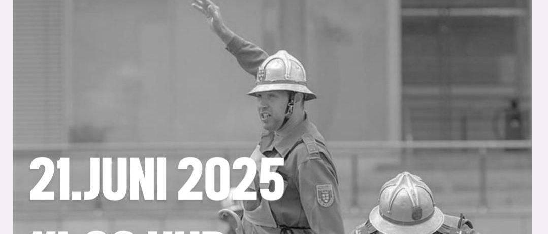 Plakat für den 38. Bezirksfeuerwehrleistungsbewerb. Datum: 21. Juni 2025, um 14:00 Uhr. Ort: Sportplatz Schwadorf. Beinhaltet Siegerbekanntgabe.