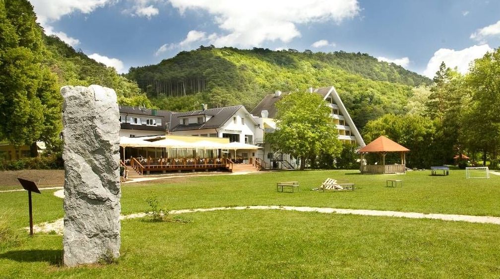 v1_migrated_image_64329370